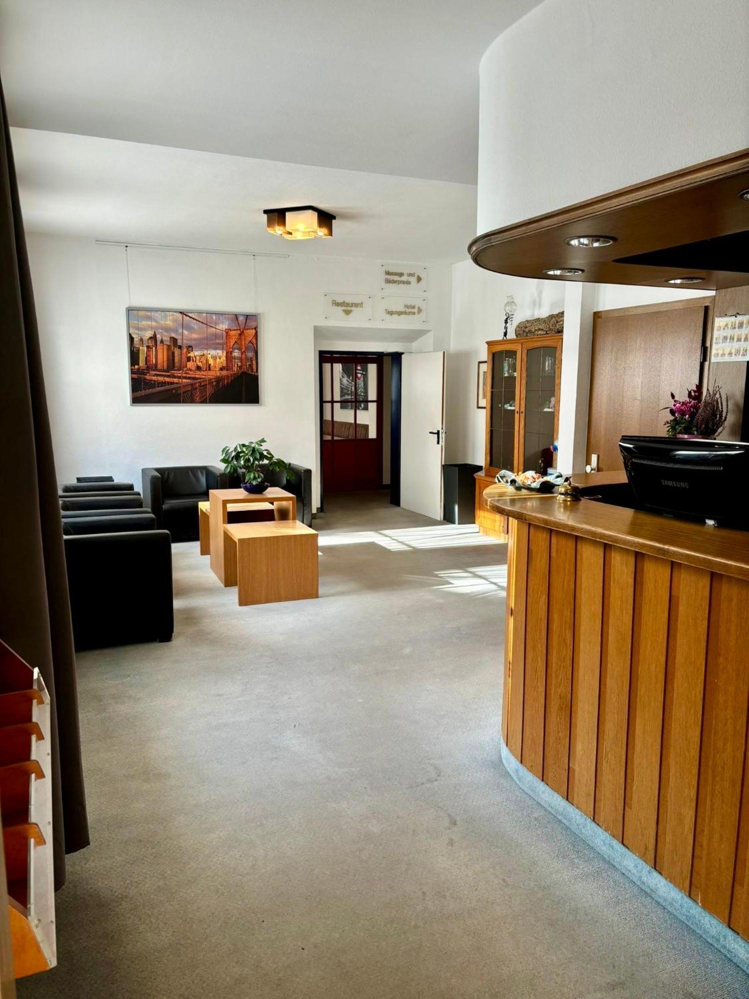 Adamidis Hotel Altenmedingen Bagian luar foto