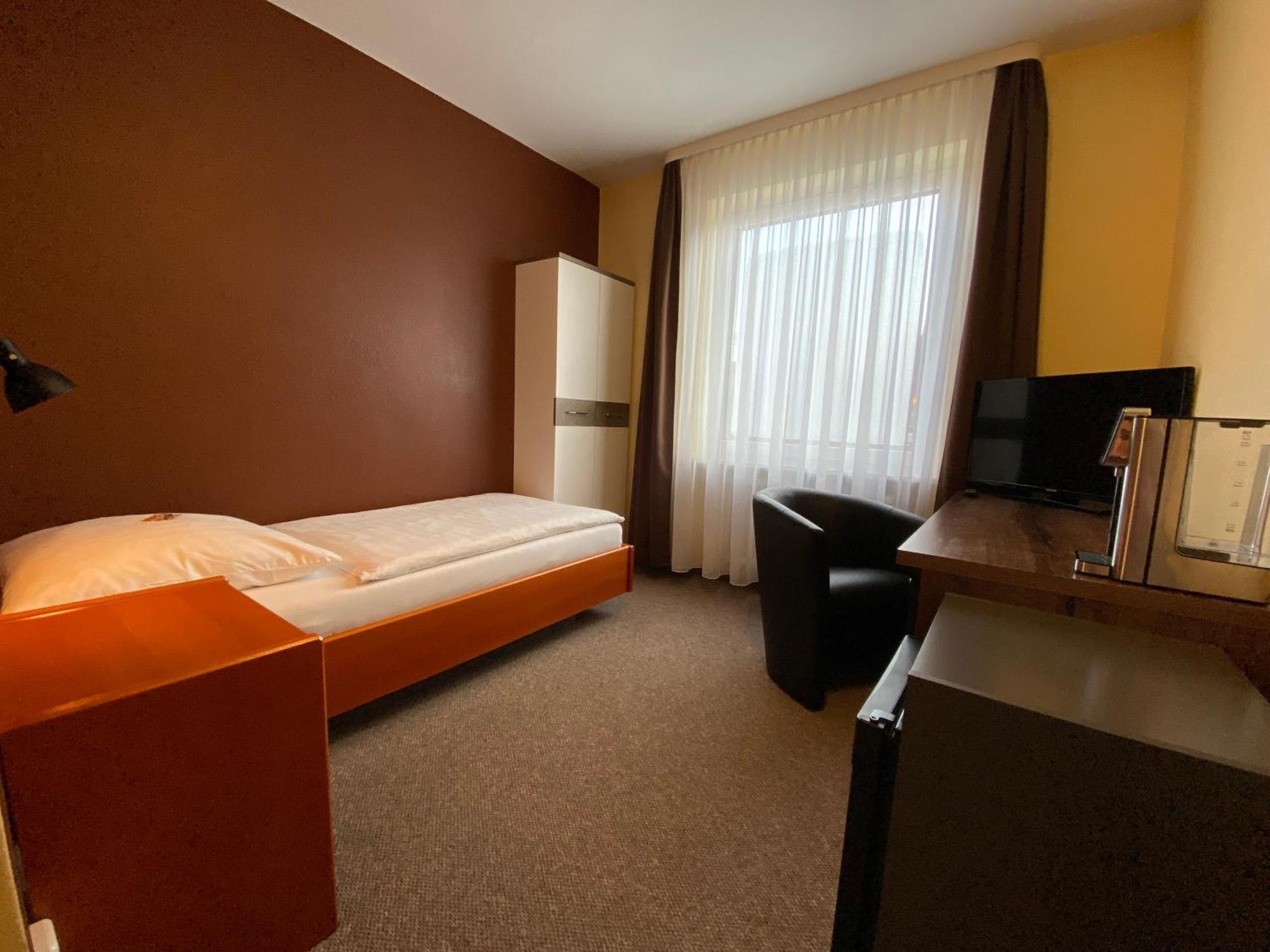 Adamidis Hotel Altenmedingen Bagian luar foto