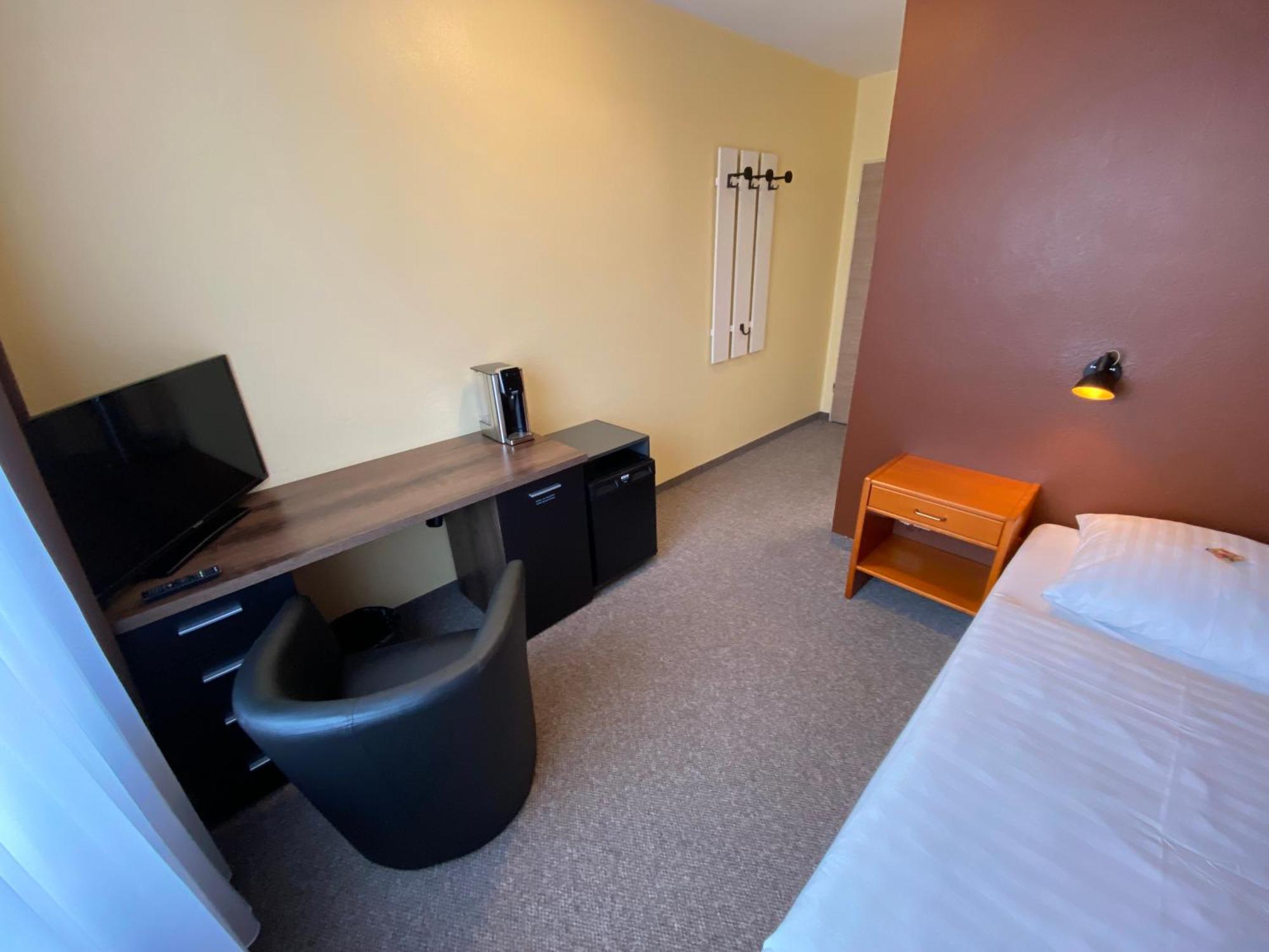 Adamidis Hotel Altenmedingen Bagian luar foto