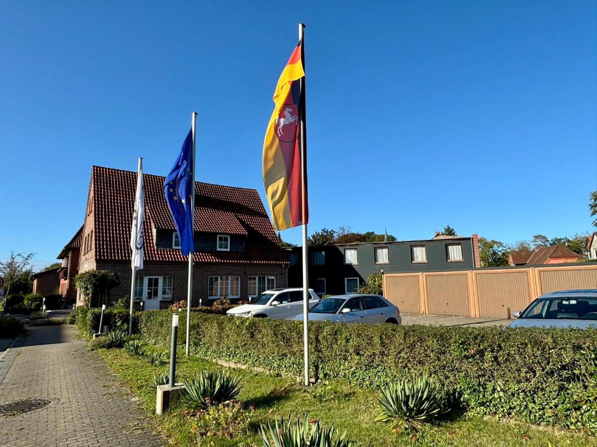Adamidis Hotel Altenmedingen Bagian luar foto