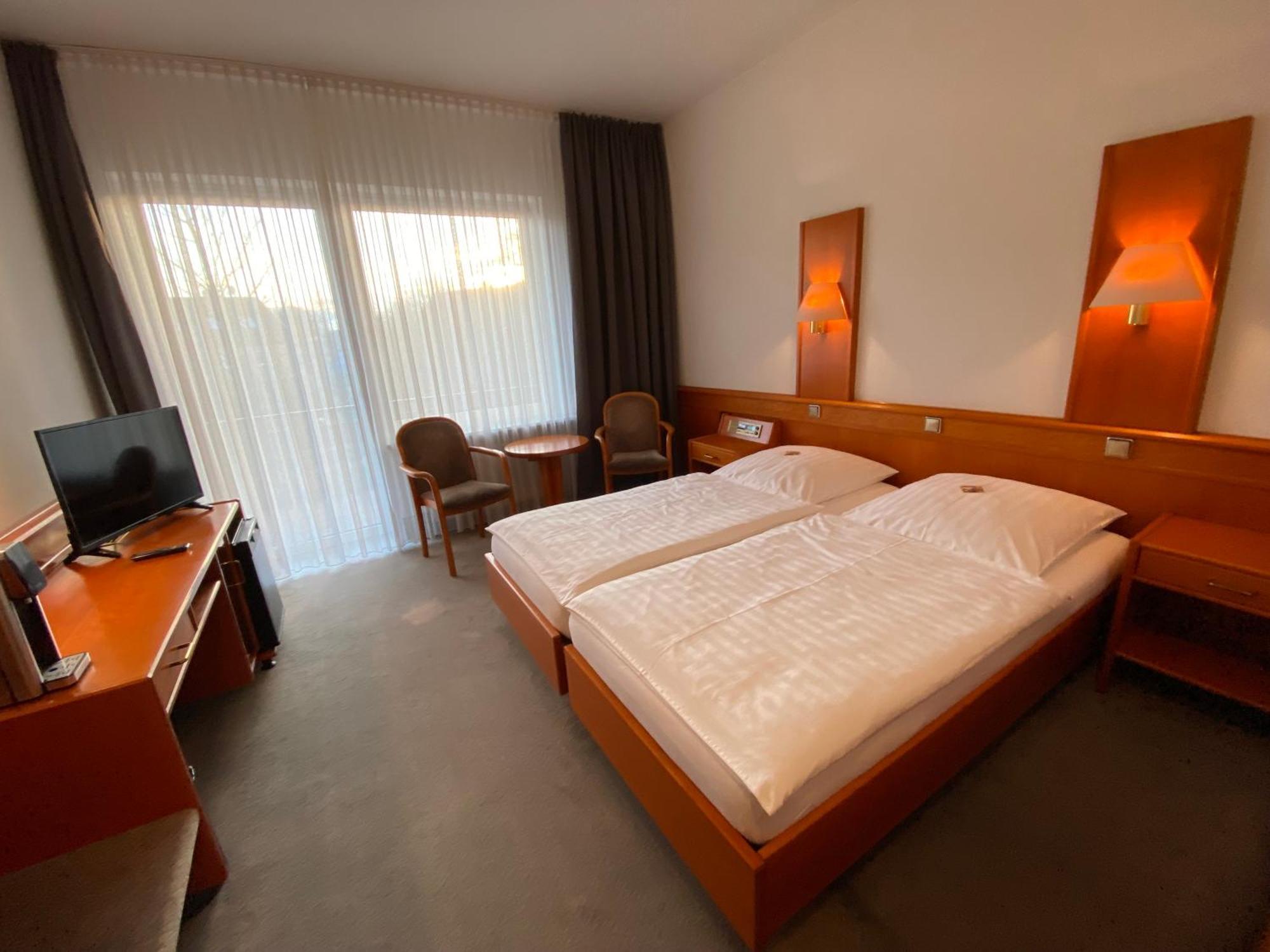 Adamidis Hotel Altenmedingen Bagian luar foto