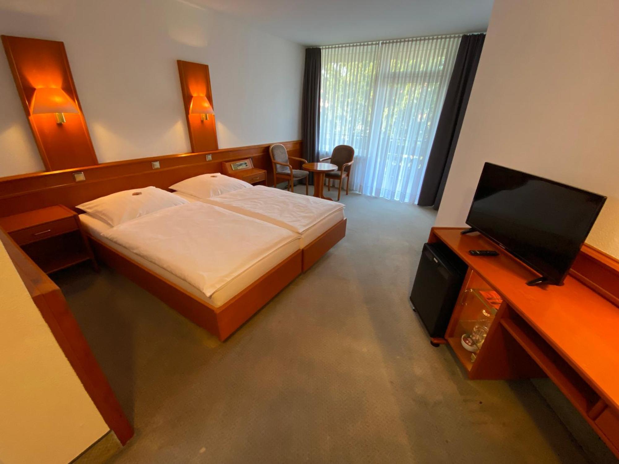 Adamidis Hotel Altenmedingen Bagian luar foto
